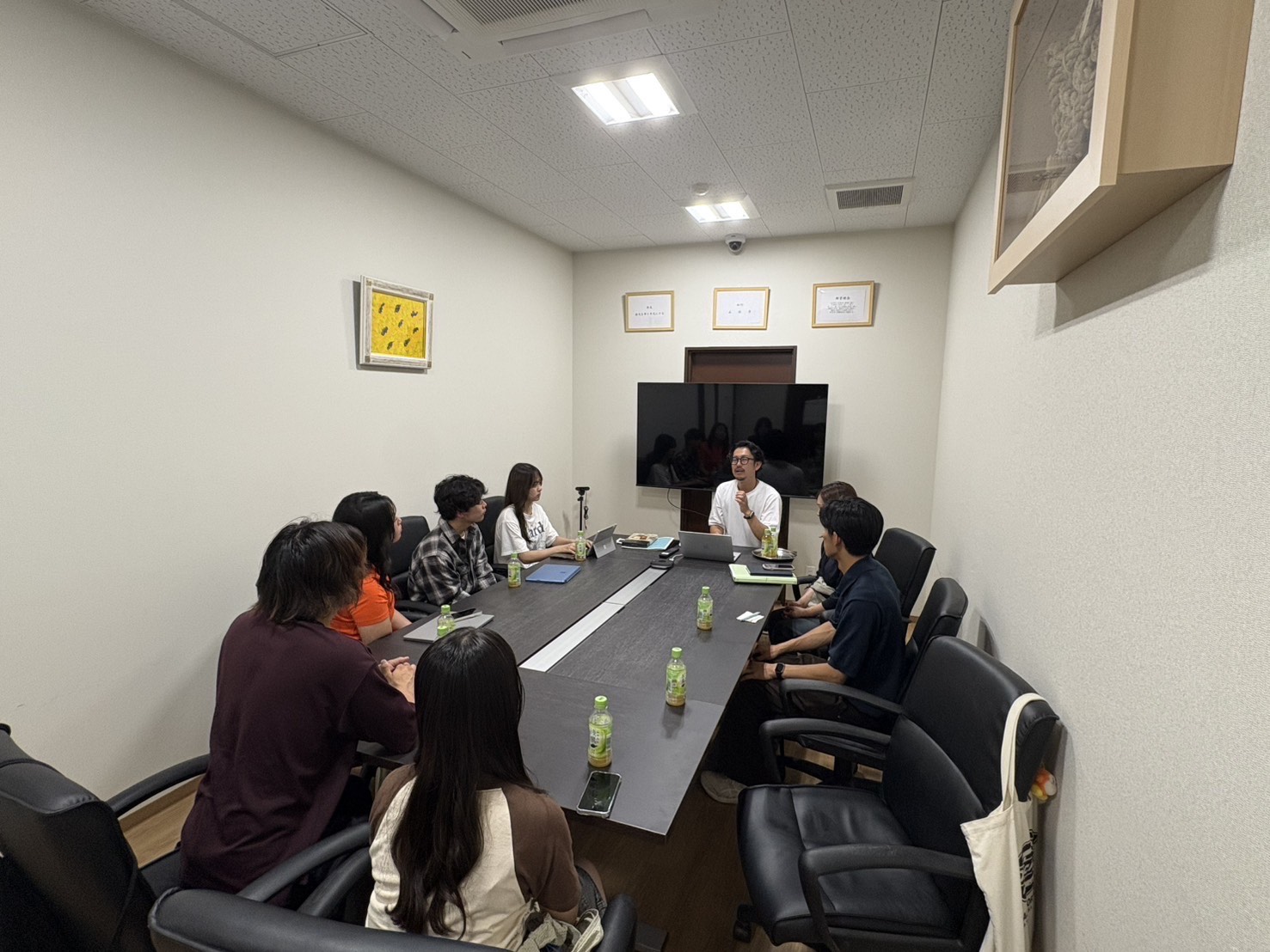 Read more about the article 駒澤大学の学生が実態調査に来ました