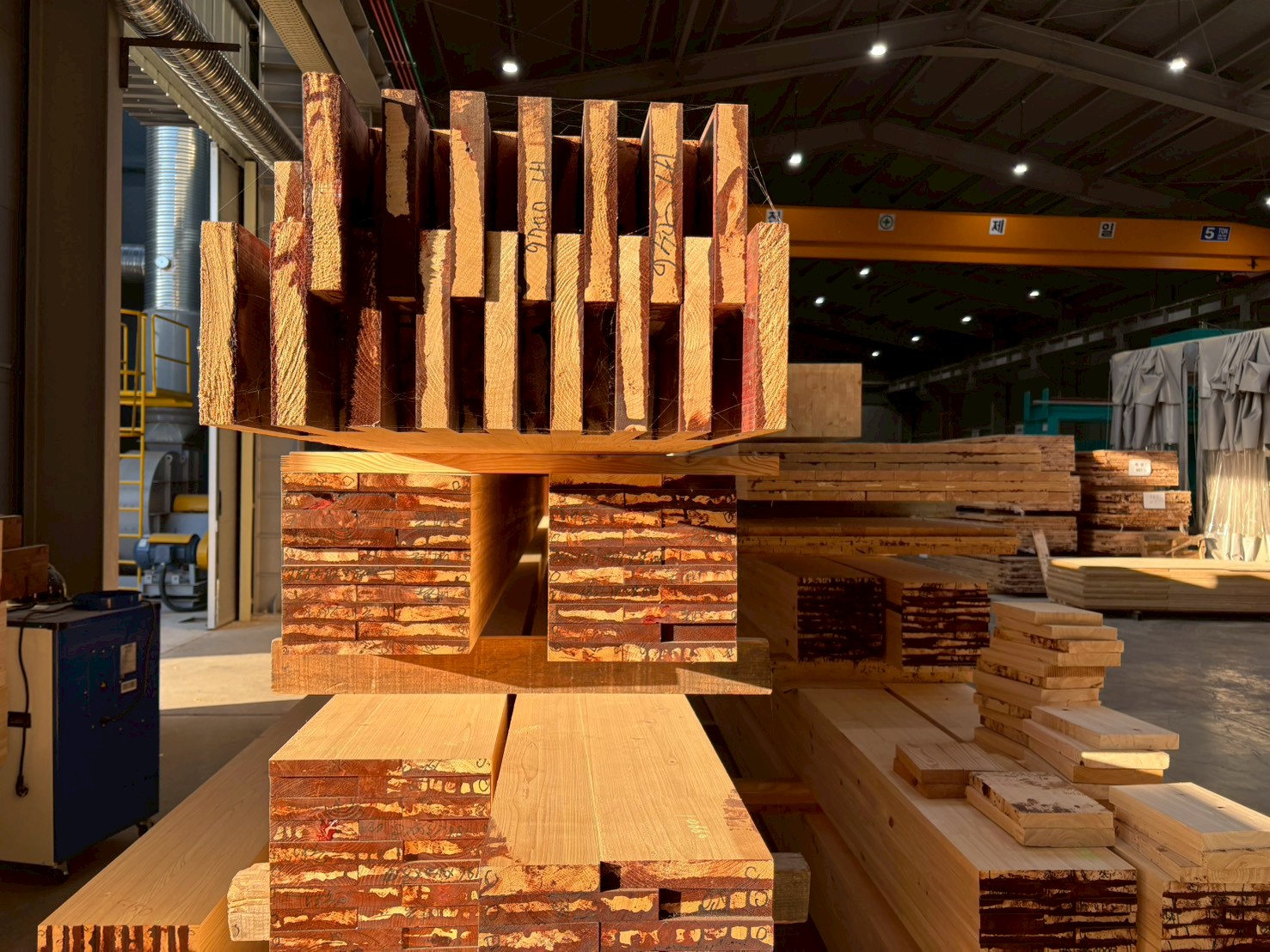 Read more about the article CLT工場にも行ってきました